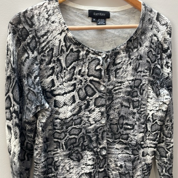 NWOT Karen Kane Animal Print Cardigan Sweater - Picture 3 of 6